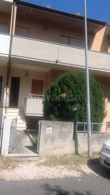 casa indipendente in vendita a Fano