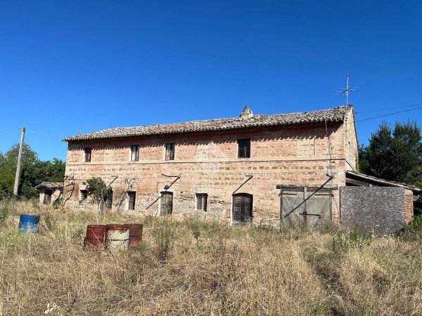 pentavano in vendita a Fano