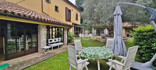 casa indipendente in vendita a Fano in zona Magliano