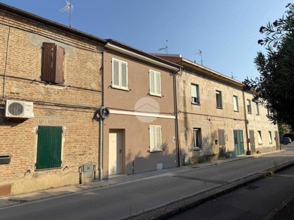 casa indipendente in vendita a Fano