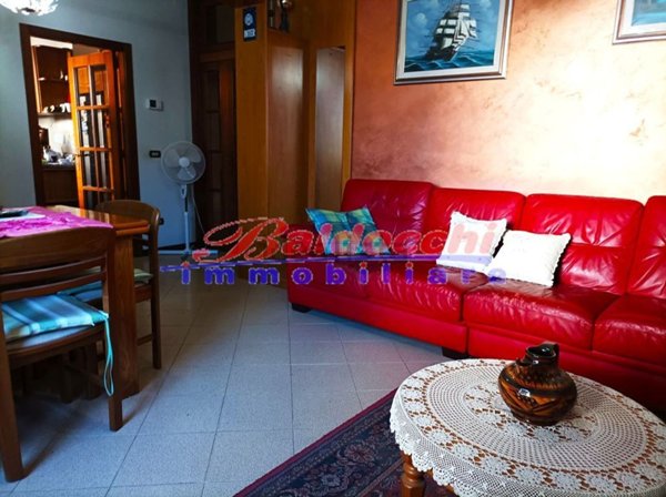 casa indipendente in vendita a Fano