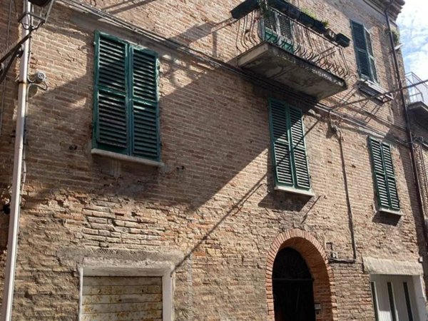 casa indipendente in vendita a Fano