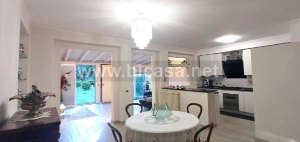 casa indipendente in vendita a Fano
