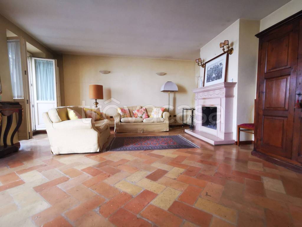 casa indipendente in vendita a Fano