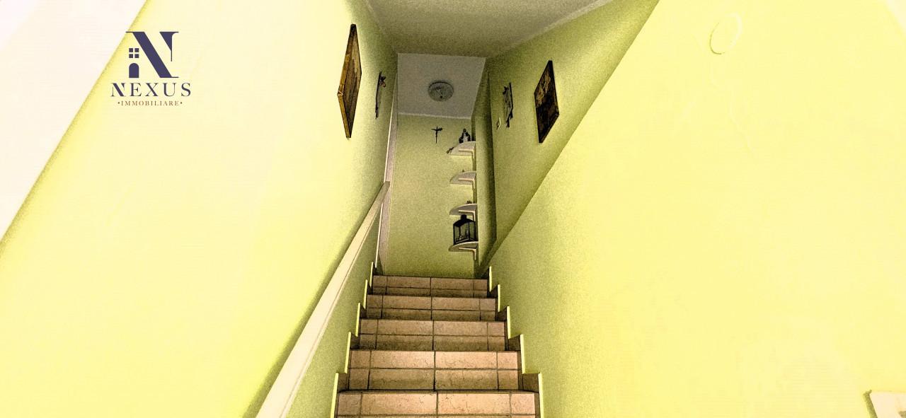 casa indipendente in vendita a Fano in zona Carrara