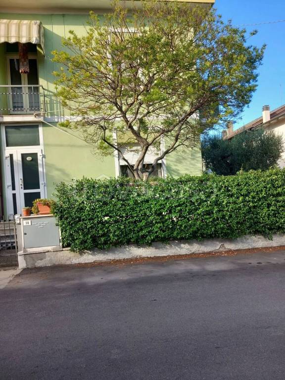 casa indipendente in vendita a Fano