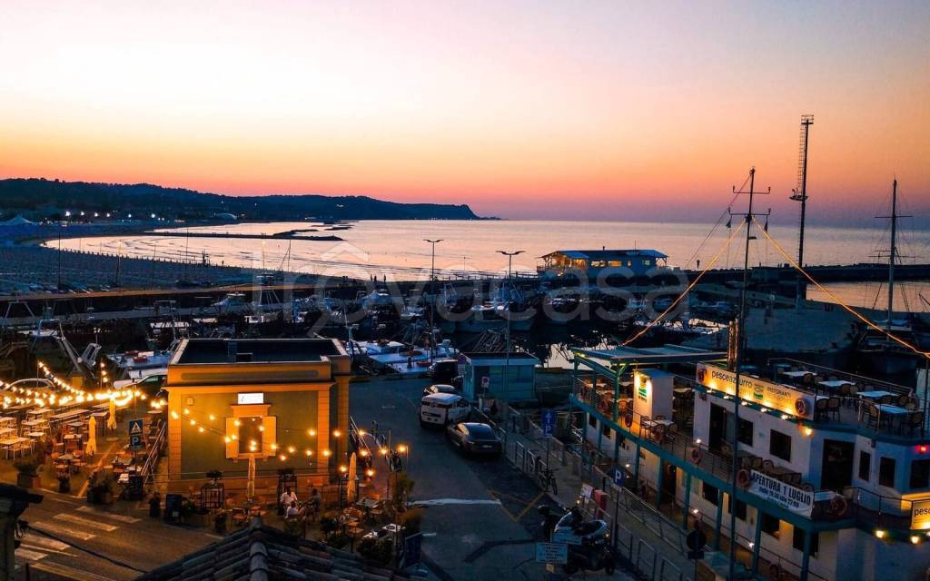 negozio in vendita a Fano