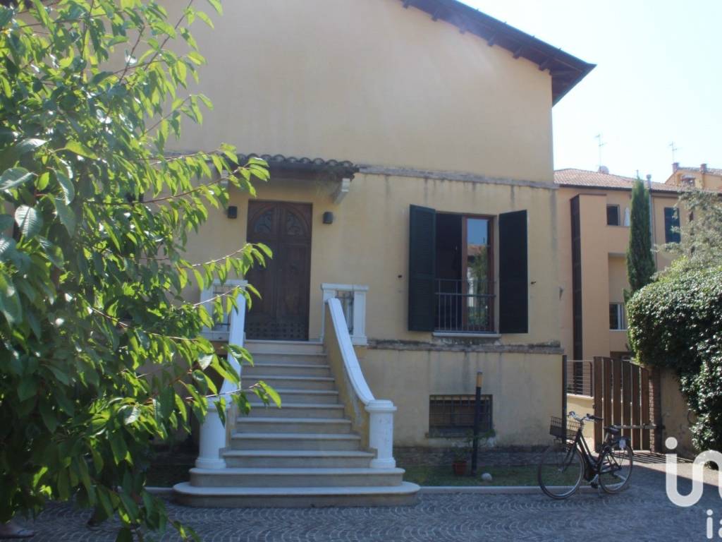 casa indipendente in vendita a Fano