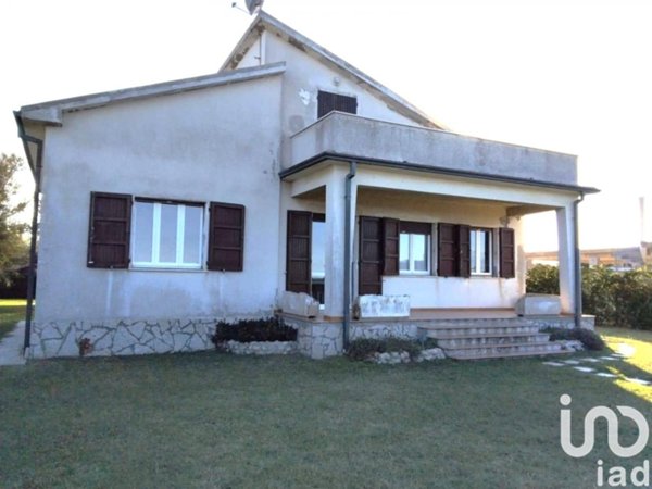 casa indipendente in vendita a Fano in zona Torrette
