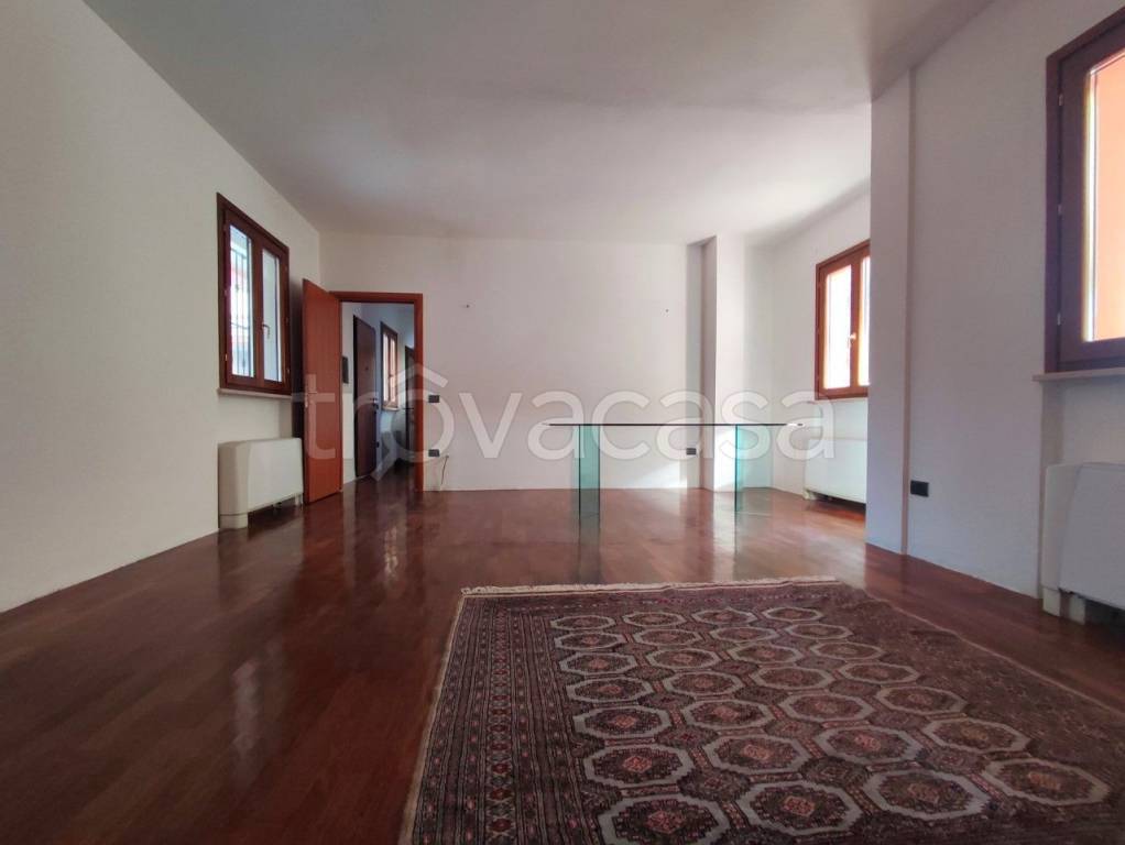 ufficio in vendita a Fano