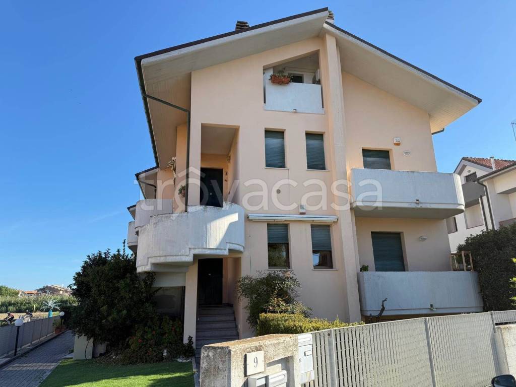 appartamento in vendita a Fano in zona Torrette