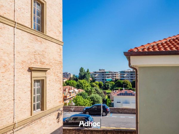 casa indipendente in vendita a Fano