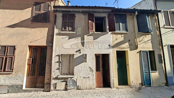 casa indipendente in vendita a Fano in zona Marotta