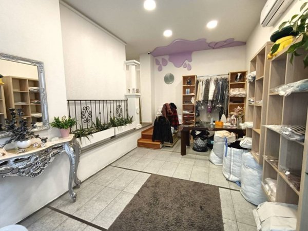 negozio in vendita a Fano