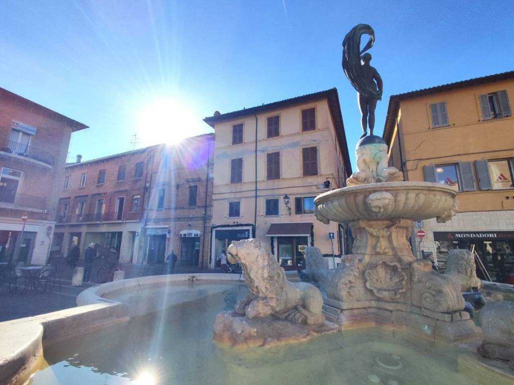 casa indipendente in vendita a Fano