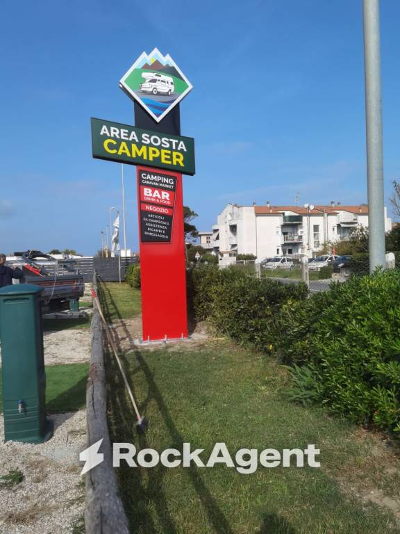capannone in vendita a Fano in zona Tombaccia