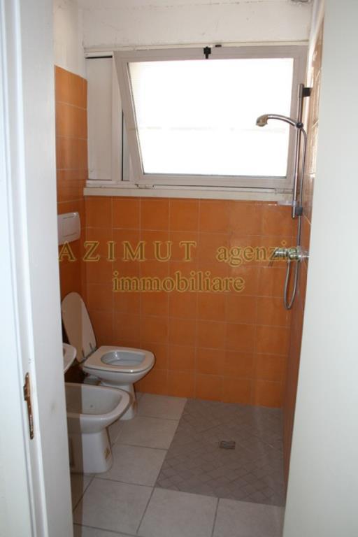 locale commerciale in vendita a Fano in zona Bellocchi