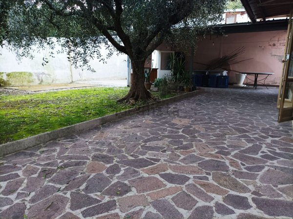 casa indipendente in vendita a Fano in zona Rosciano