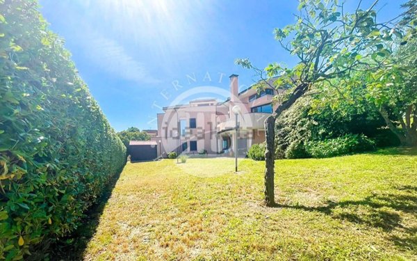 casa indipendente in vendita a Fano