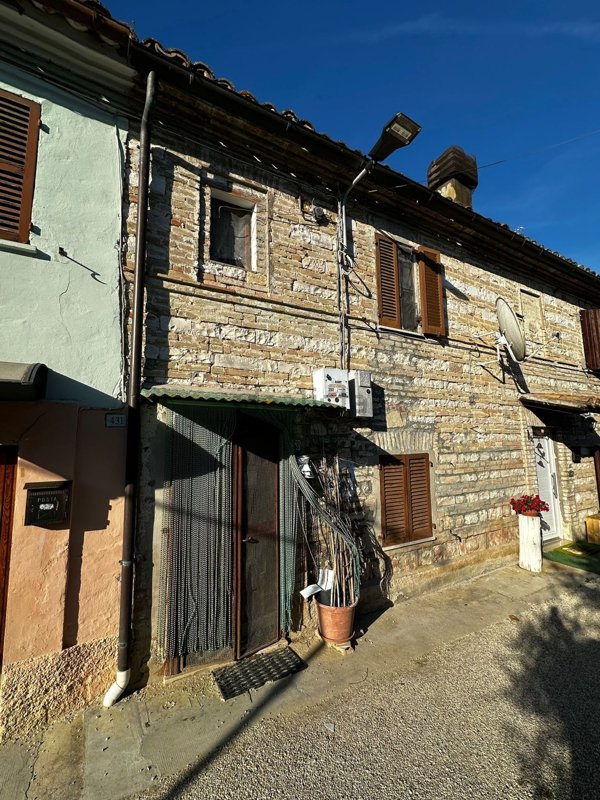 appartamento in vendita a Fano in zona Carrara