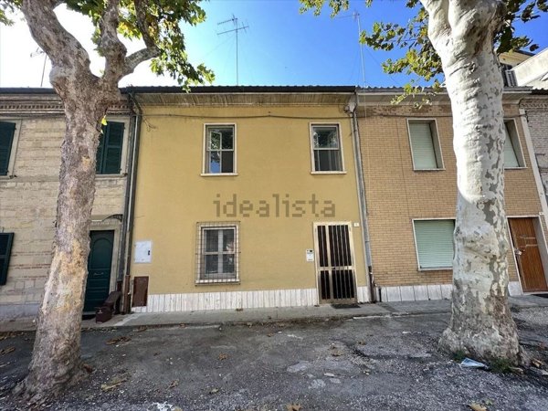 casa indipendente in vendita a Fano
