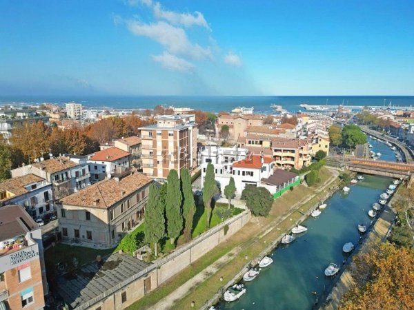 casa indipendente in vendita a Fano