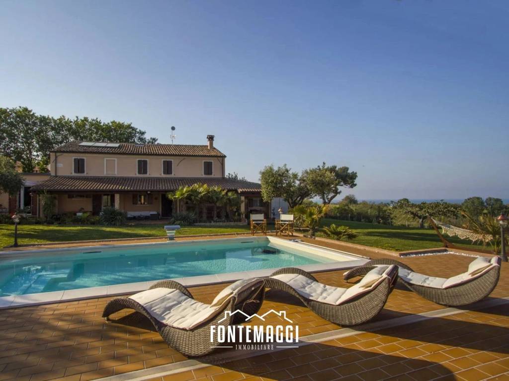 casa indipendente in vendita a Fano in zona Torrette