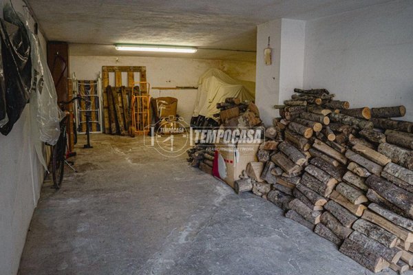 locale di sgombero in vendita a Fano