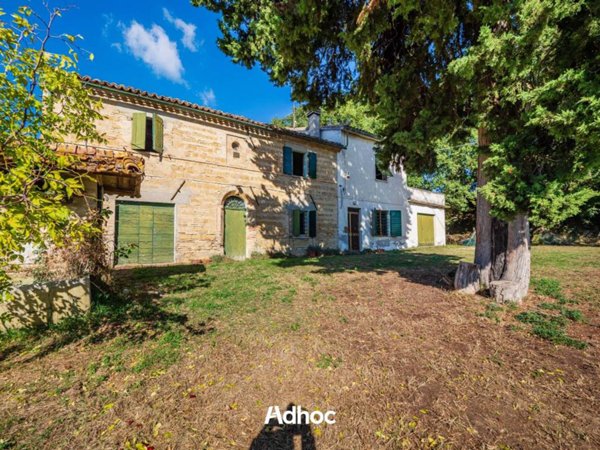 casa indipendente in vendita a Fano in zona Carignano Terme