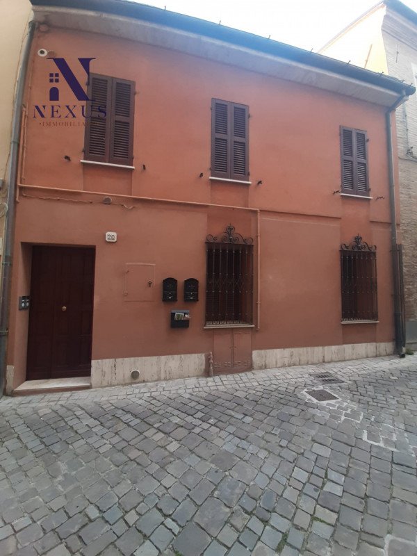 casa indipendente in vendita a Fano