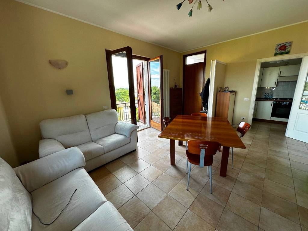 appartamento in vendita a Fano in zona Rosciano