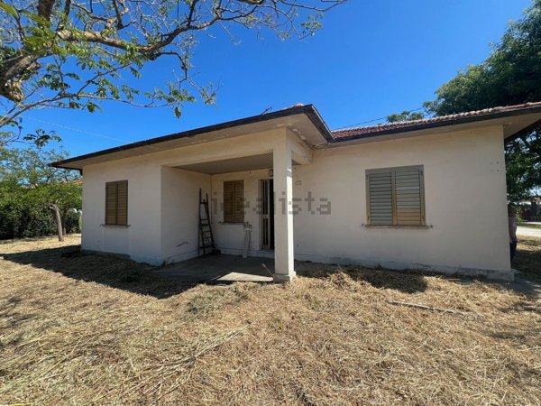 casa indipendente in vendita a Fano in zona Marotta