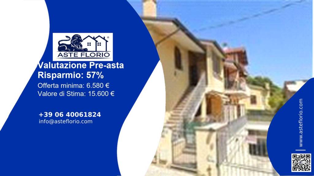 locale commerciale in vendita a Fano in zona Fenile