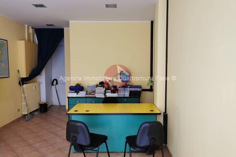negozio in vendita a Fano