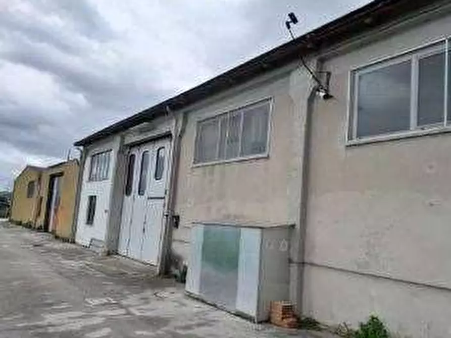 capannone in vendita a Fano in zona Falcineto