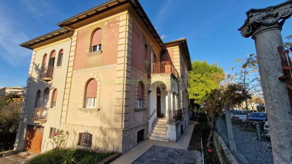 casa indipendente in vendita a Fano