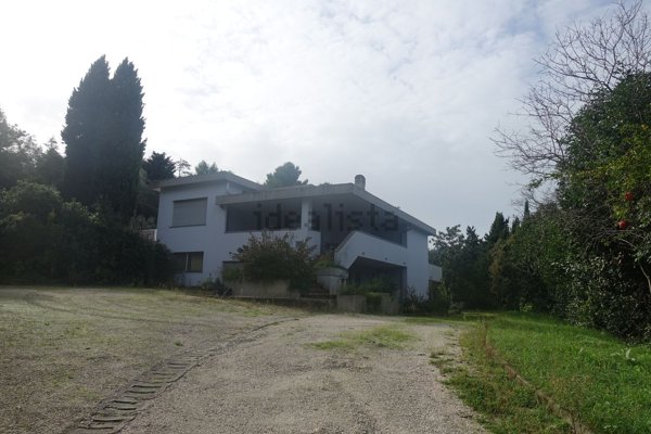 casa indipendente in vendita a Fano in zona Roncosambaccio