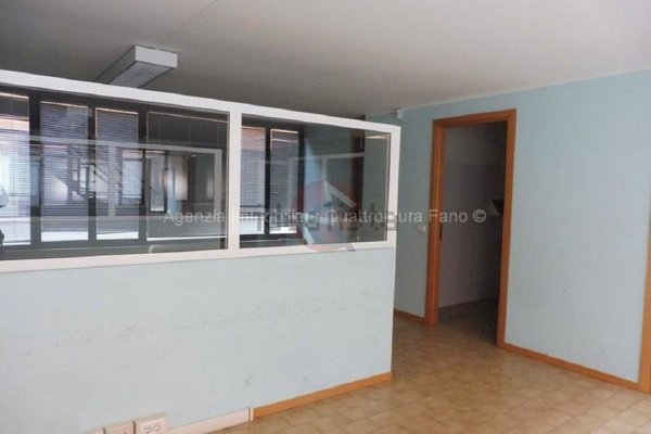 ufficio in vendita a Fano