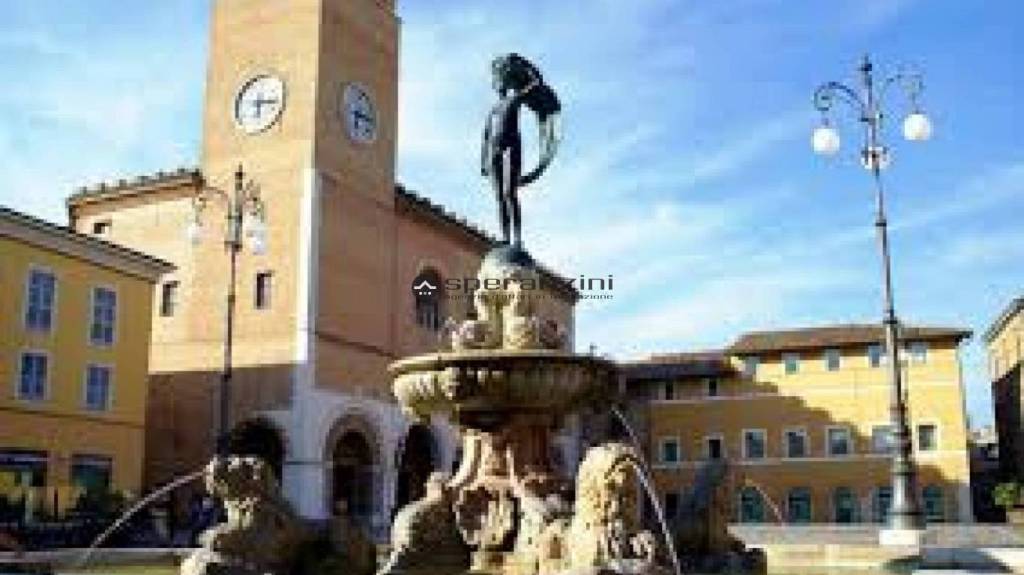 casa indipendente in vendita a Fano