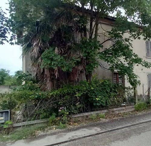 casa indipendente in vendita a Fano