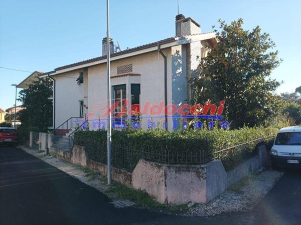 casa indipendente in vendita a Fano