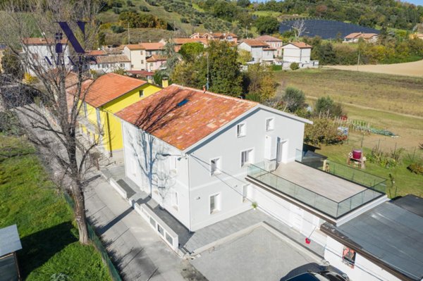 appartamento in vendita a Fano in zona Carrara