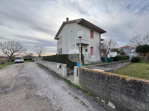 appartamento in vendita a Fano in zona Torrette