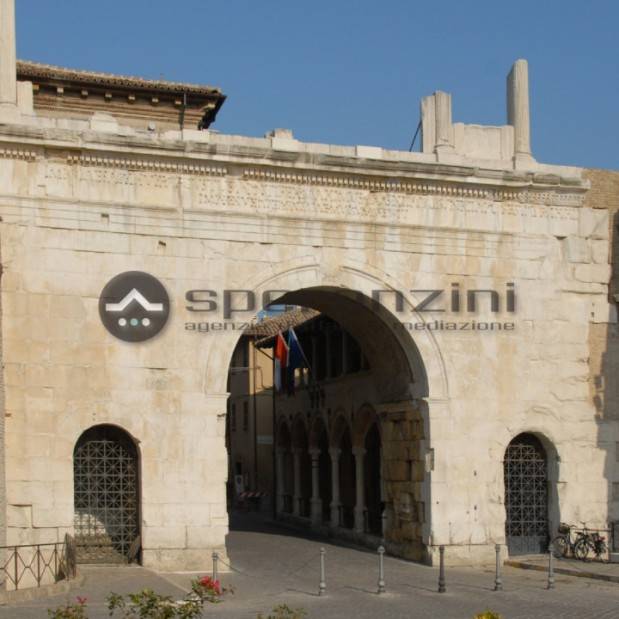 casa indipendente in vendita a Fano