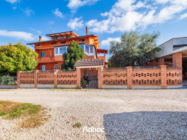 appartamento in vendita a Fano in zona Torrette