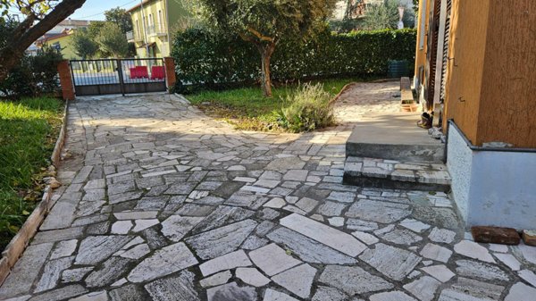 casa indipendente in vendita a Fano