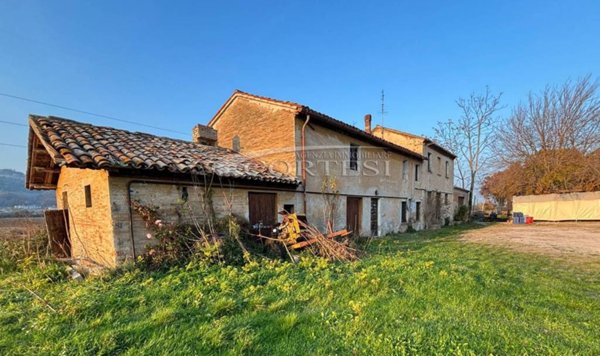 casa indipendente in vendita a Fano in zona Falcineto