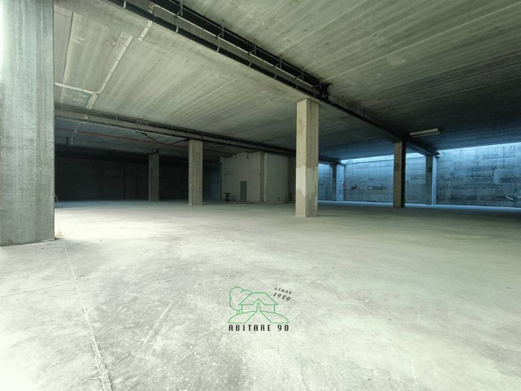 locale commerciale in vendita a Fano in zona Bellocchi