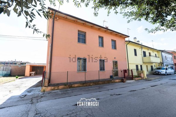 casa semindipendente in vendita a Fano in zona Bellocchi