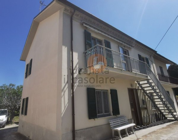 casa indipendente in vendita a Fano in zona Centinarola